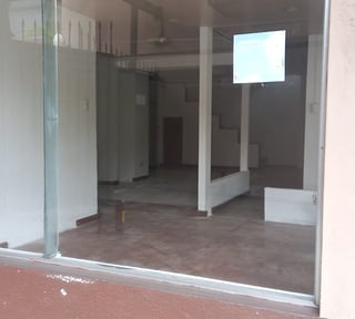 Alquilo Local Comercial sobre los Próceres zona 10