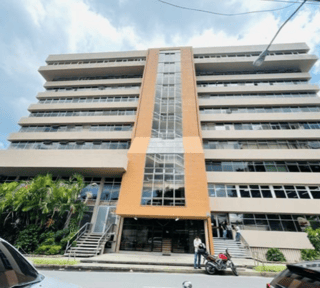ALQUILER DE CÉNTRICA Y AMPLIA OFICINA 365MT2 - PLAZA MARITIMA, ZONA 10