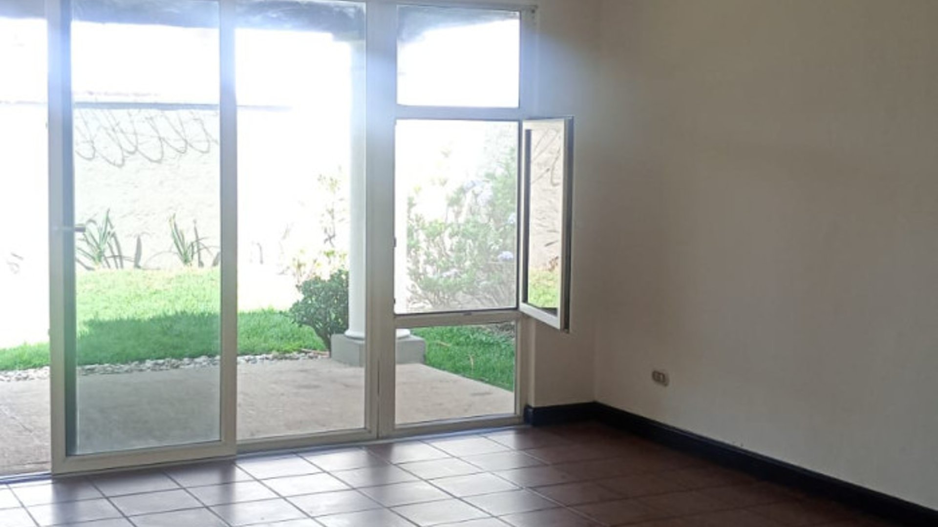 Casa en Renta dentro de Condominio en Km 13 CAES - Miniatura 2