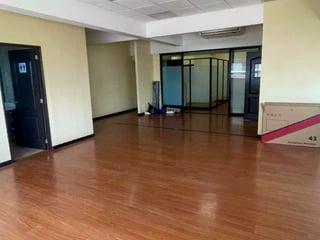 📍 OFICINA EN ALQUILER – 93 M² + A/C | EDIFICIO TORINO 1 | ZONA 10 - 3