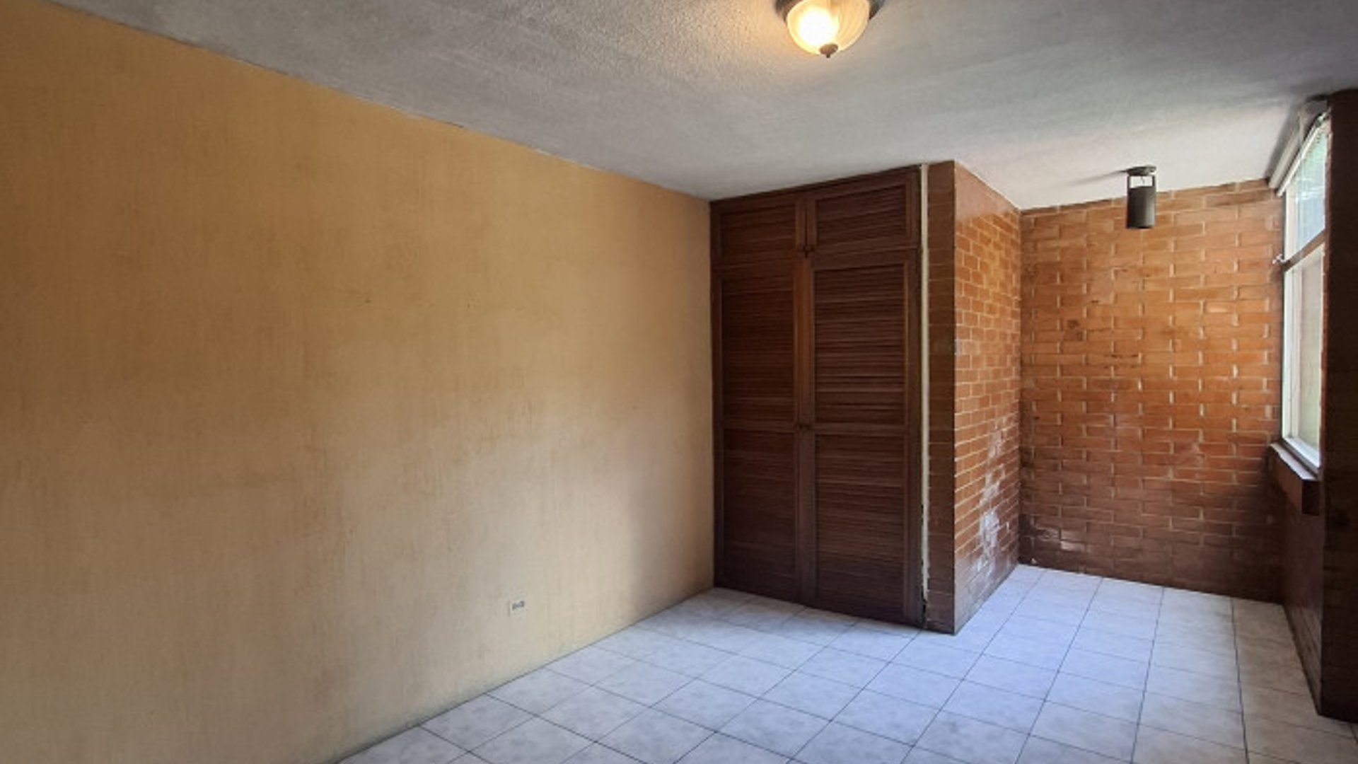 Casa en renta en zona 10 Bulevar Los Próceres - Miniatura 15