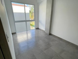 Apartamento en Renta La Floresta Zona 7 - Image 7