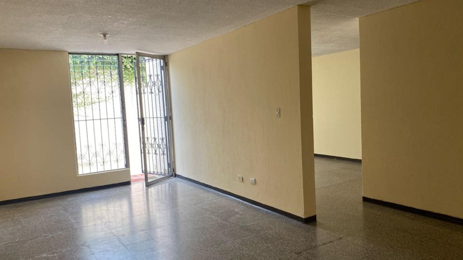 CASA EN VENTA EN RESIDENCIALES SAN JORGE ZONA 11 - Miniatura 5