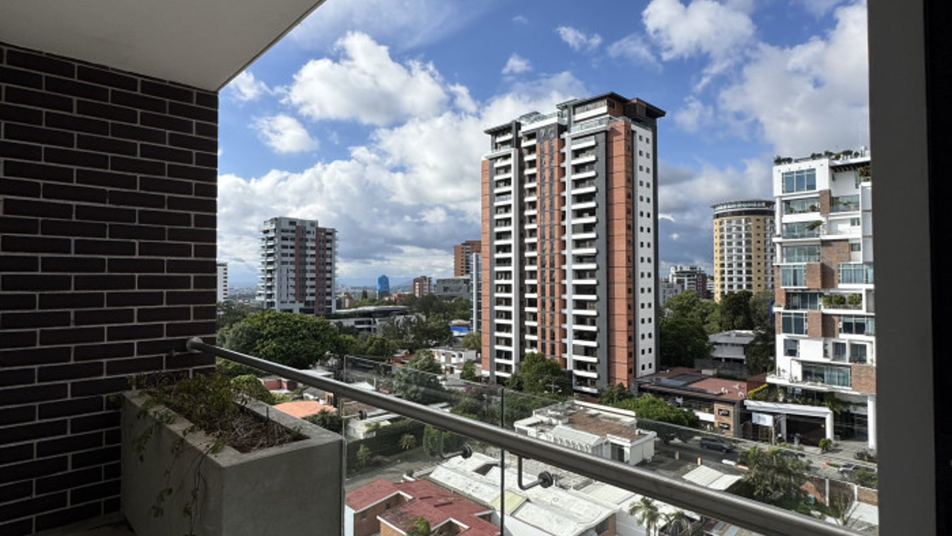 Apartamento en renta Zona 15 Vista Hermosa 2 - Miniatura 6