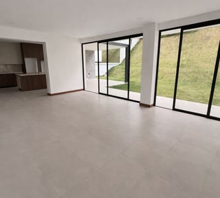 Venta de casa en Sauces del Pulte zona 16
