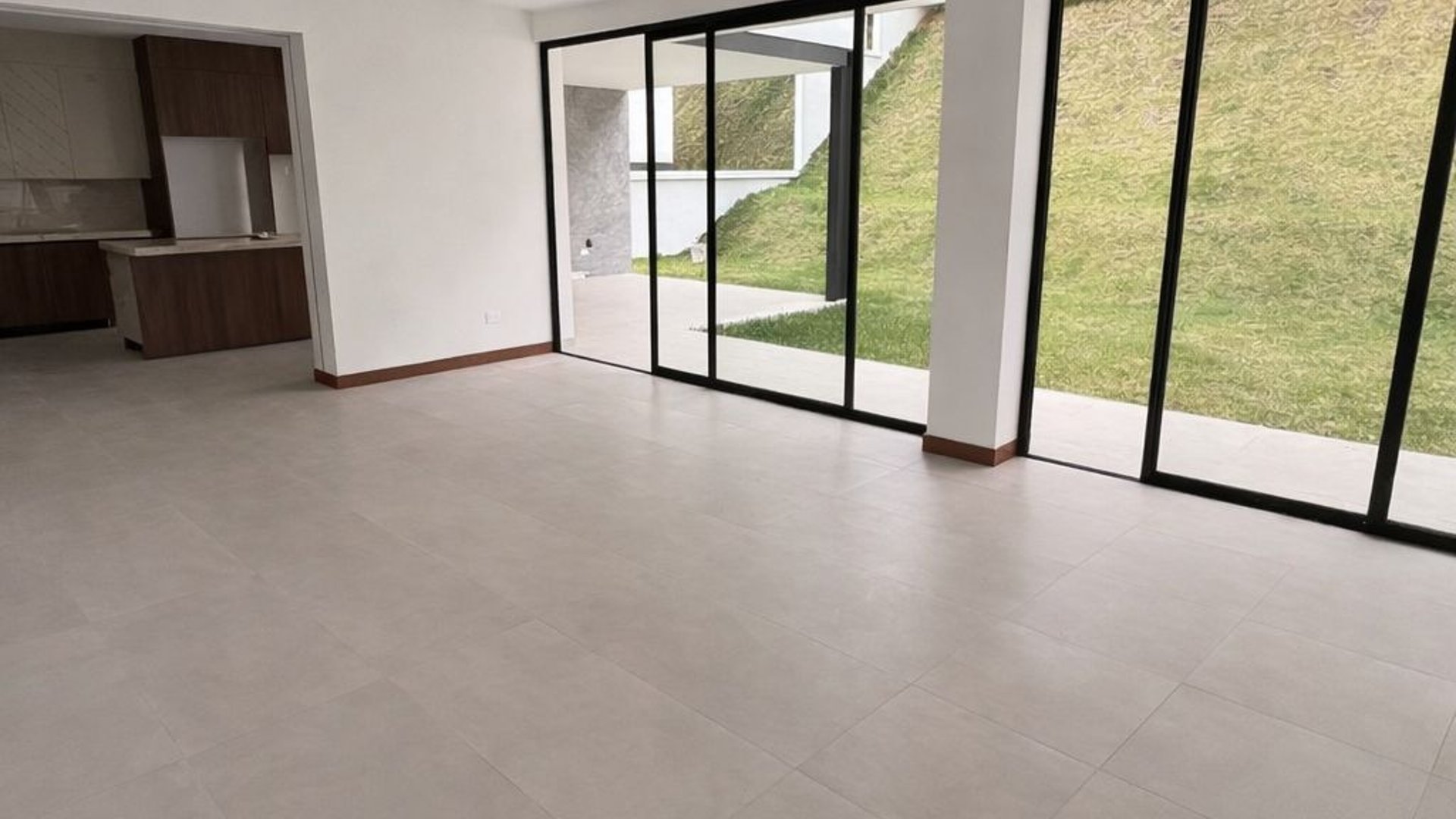 Venta de casa en Sauces del Pulte zona 16