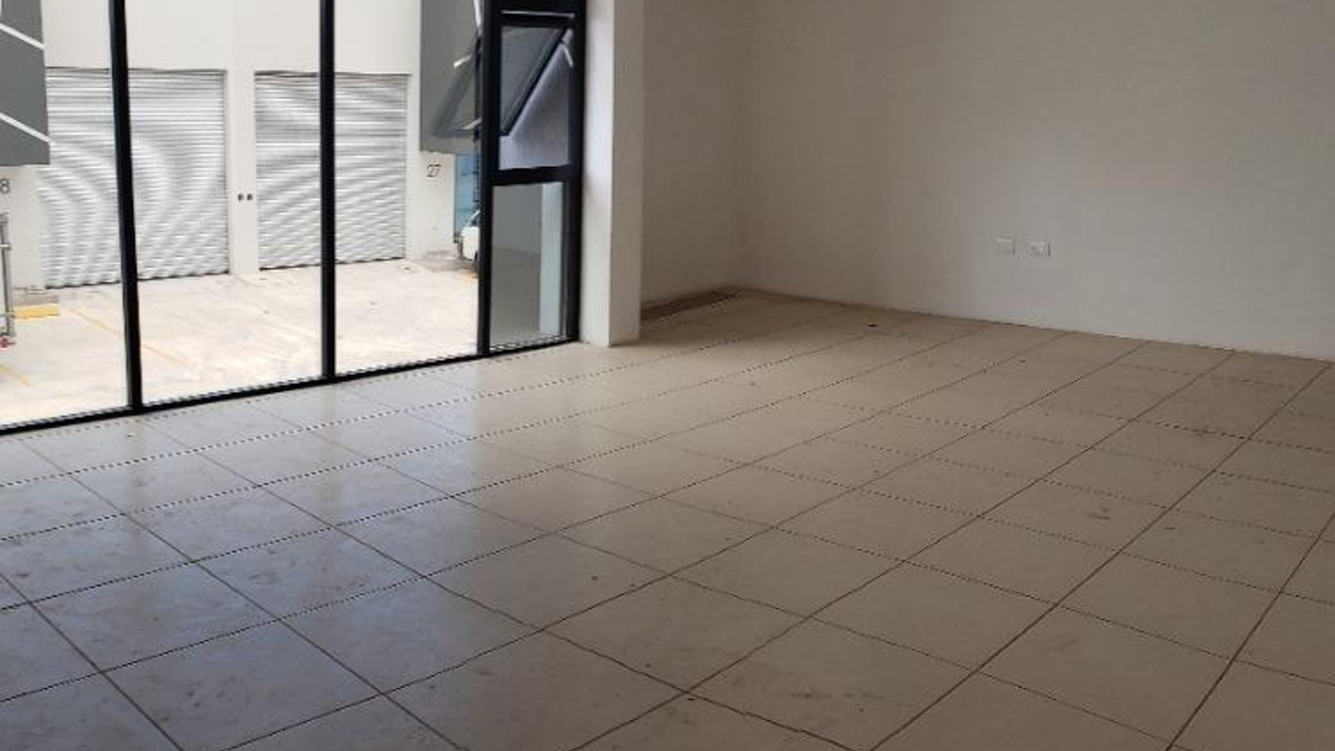 Ofibodega en venta en Quetzaltenango con 490 m2 totales - Miniatura 4