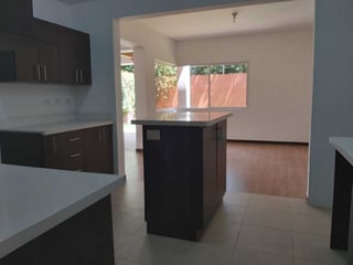 CASAS EN VENTA EN SANTA CATARINA, ACCESO POR ZONA 10. - 3
