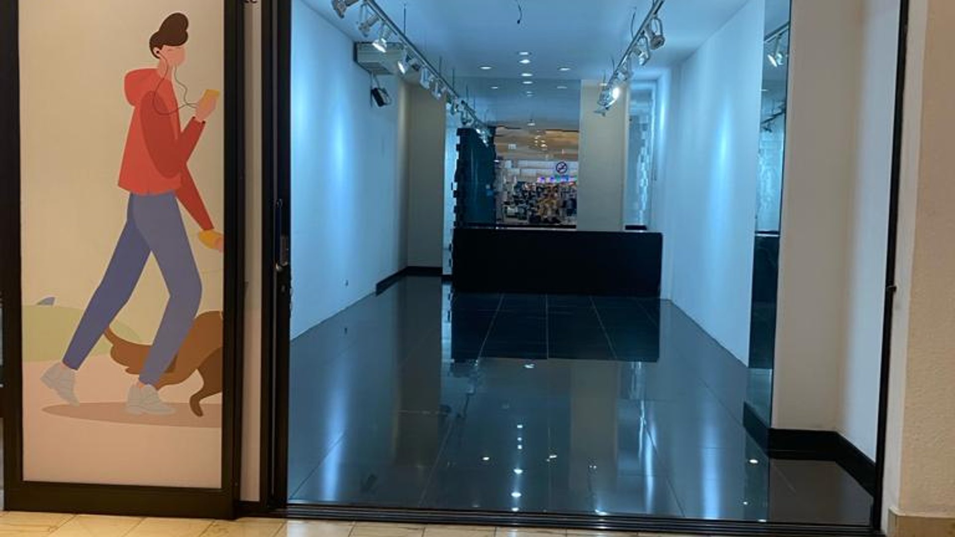 Local en Alquiler Centro Comercial La Pradera, zona 10 - Miniatura 5