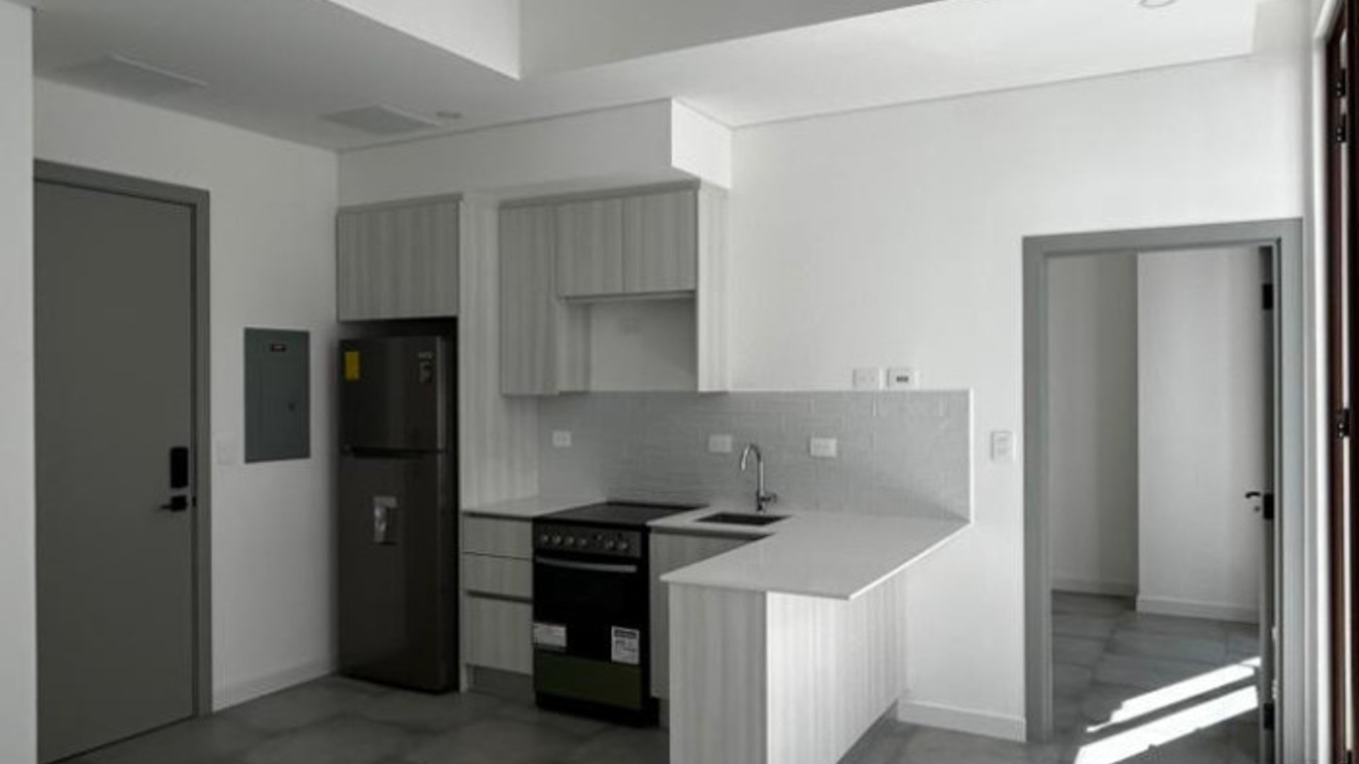 Apartamento en renta en zona 16 - Miniatura 2