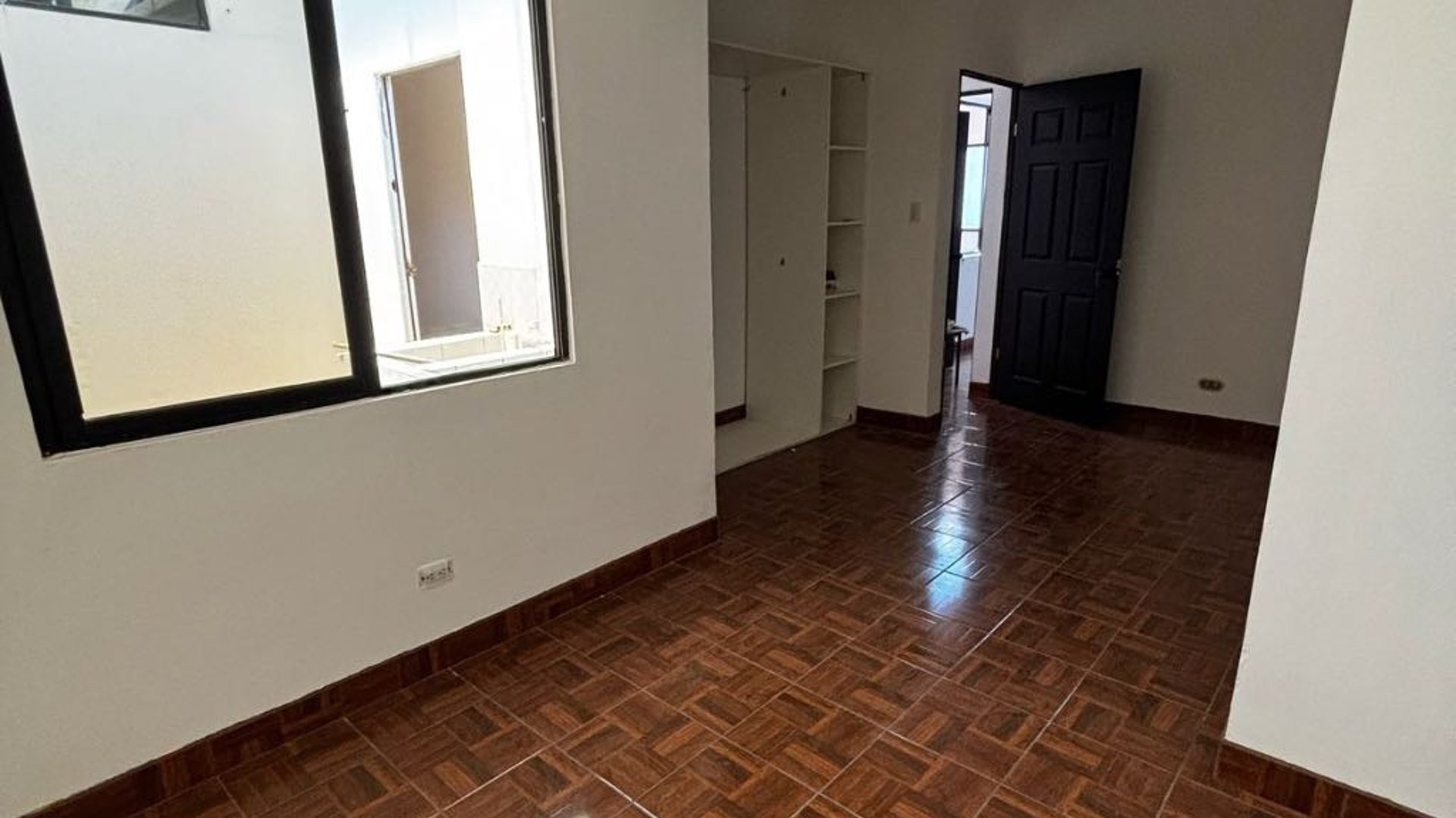 CASA EN RENTA EN ZONA 16 HACIENDA REAL  - Miniatura 7