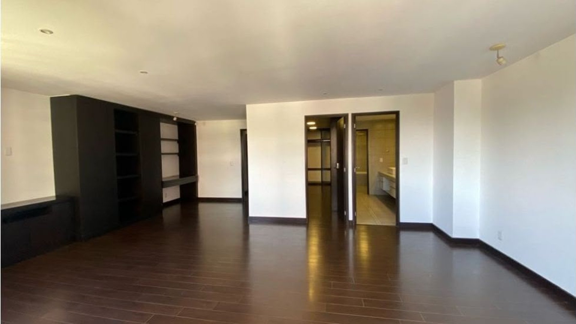 RENTA APARTAMENTO ATTICA II ZONA 14 CON CUARTO DE SERVICIO - Miniatura 9