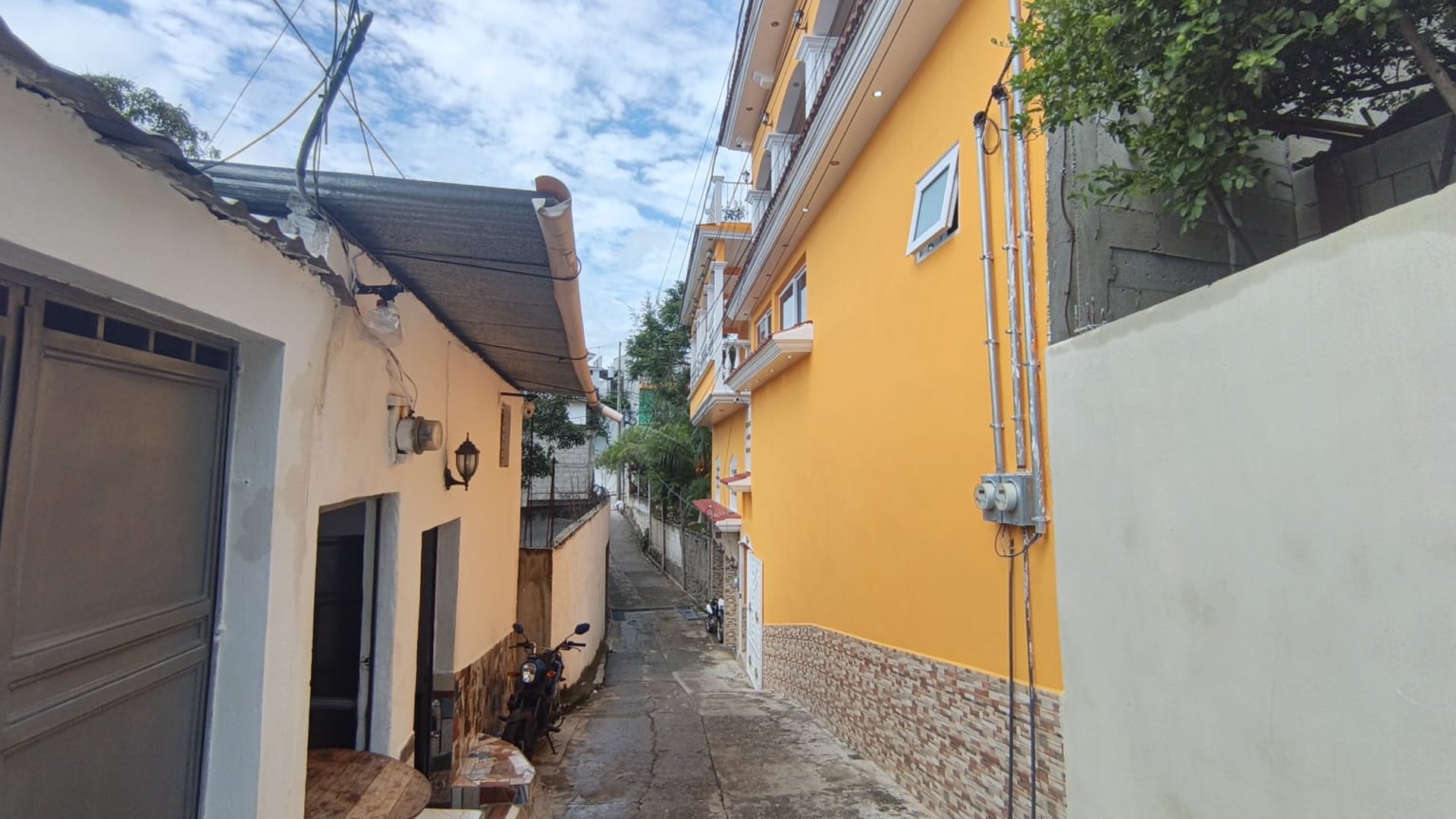 CASA EN RENTA IDEAL PARA OFICINAS O CLINICAS MEDICAS - Miniatura 9