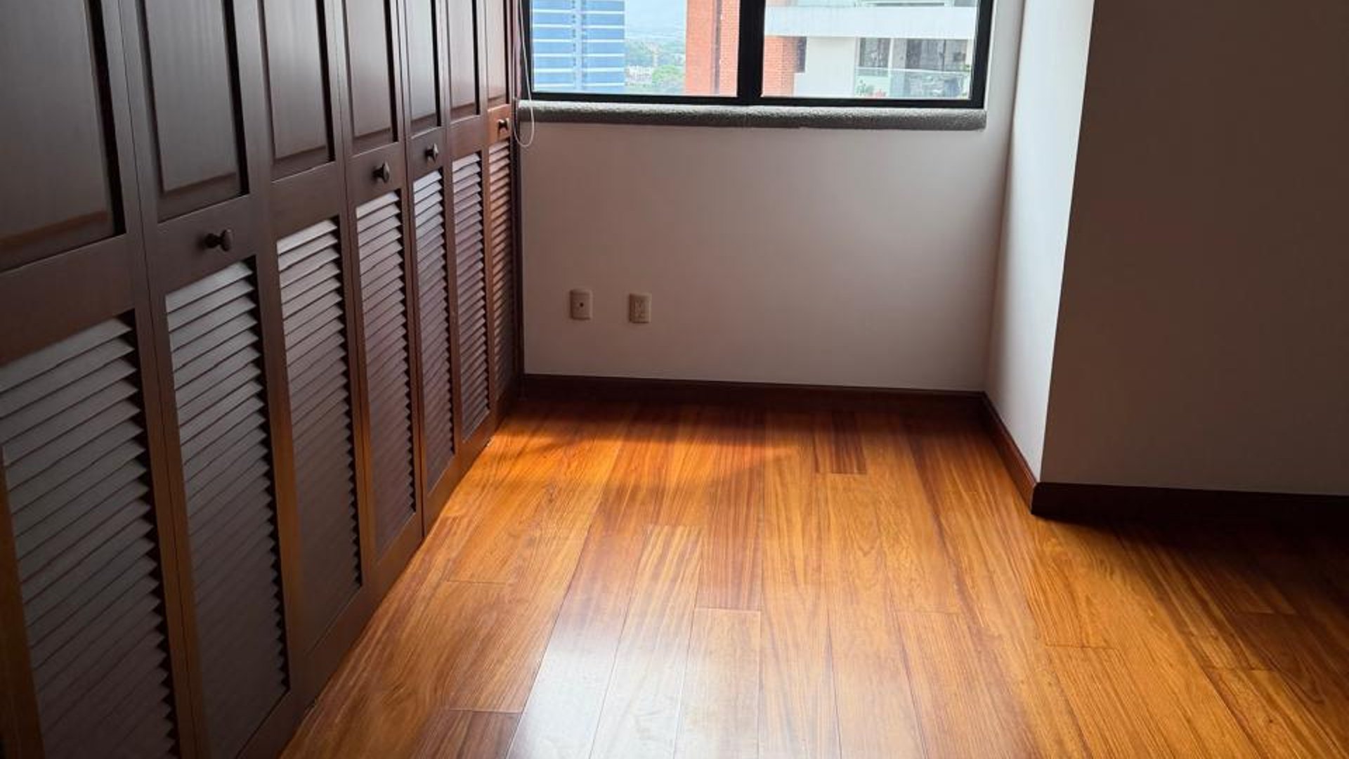 Apartamento en renta zona 14 / Bellagio - Miniatura 7