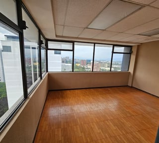 Oficina en Renta en Edificio Reforma Montufar, zona 10 - Miniatura 12