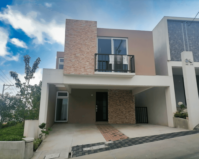 Vendo Casa de  Estreno en Altos de Village, Fraijanes /D