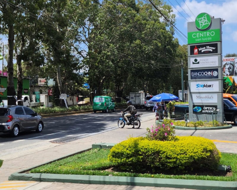 Local Comercial en renta en plaza ubicada en San Lucas
