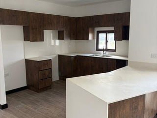 Apartamento en Venta Edificio Marqués de Oakland Zona 10 - Image 7