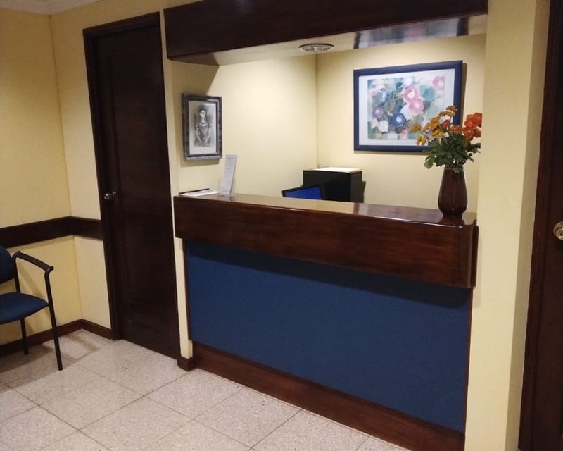 Alquiler de Clínica tabicada en Edificio Multimédica Zona 15 (B)
