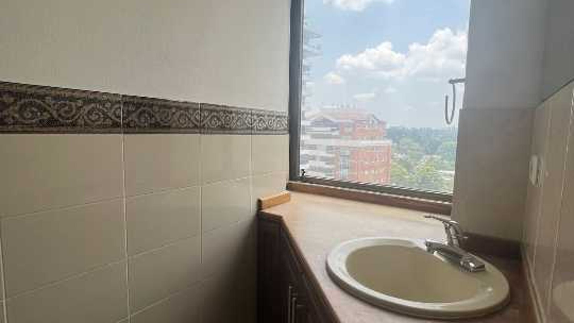 Vendo Lindo y Amplio Penthouse Edificio Antiguo zona 14 - Miniatura 27