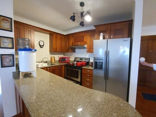 En Alquiler Apartamento en Zona 10 Amueblado - 4