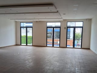 LOCAL COMERCIAL EN RENTA PLAZA AMERICAS ZONA 13 - 4