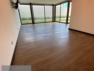 Apartamento en Venta con jardín ,  zona 10 - 4