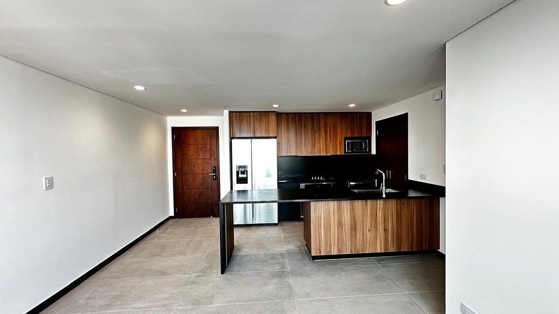 Apartamento en Venta – Reserva 5ta, Zona 14 - Miniatura 2