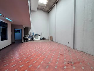 📍 EDIFICIO CORPORATIVO EN RENTA – 800 m² + 13 OFICINAS | ZONA 13 - 5
