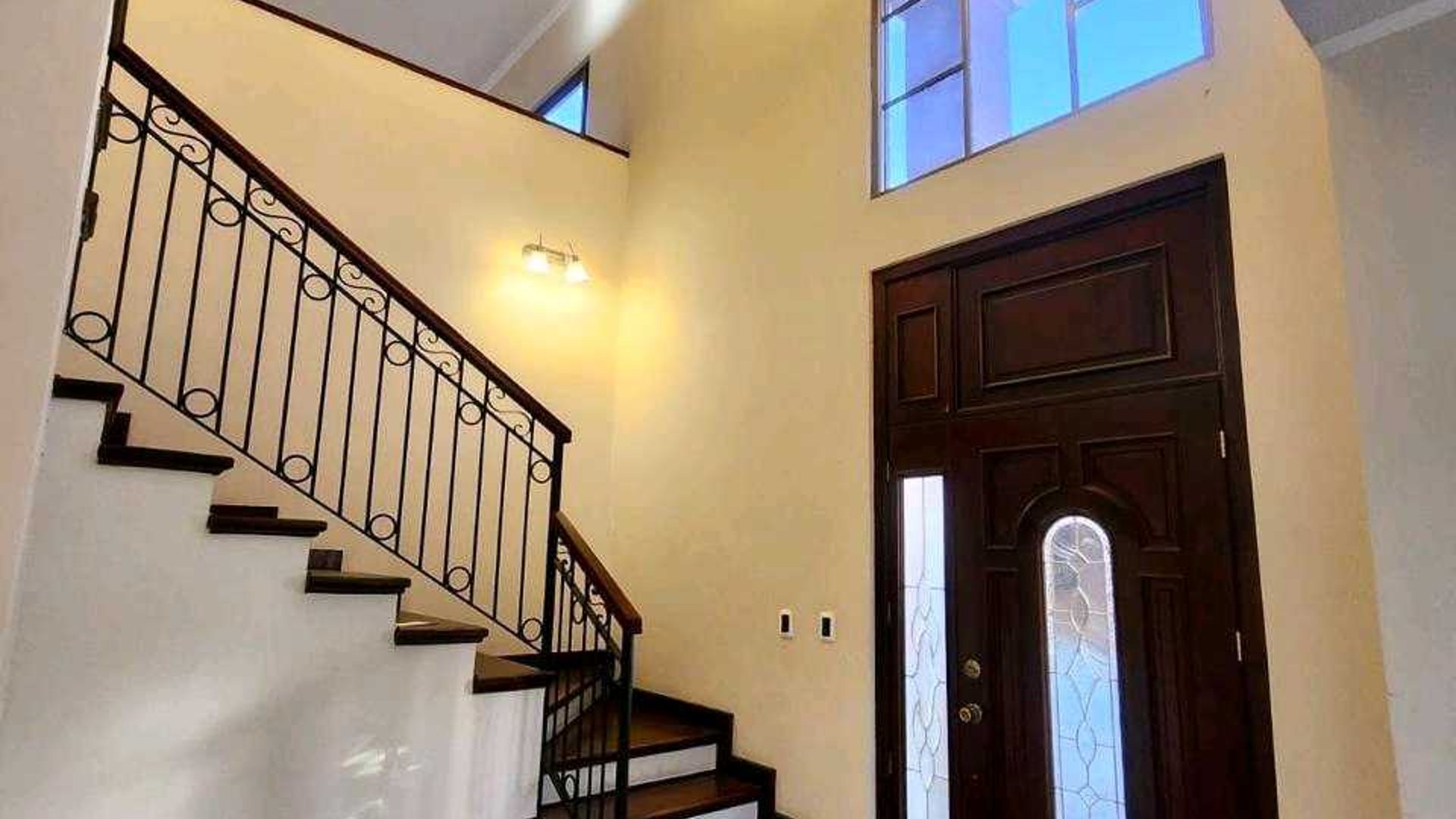 CASA VENTA/ALQUILER ???? Residencial Villas de Jacarandas de Cayalá Z.16 - Miniatura 3