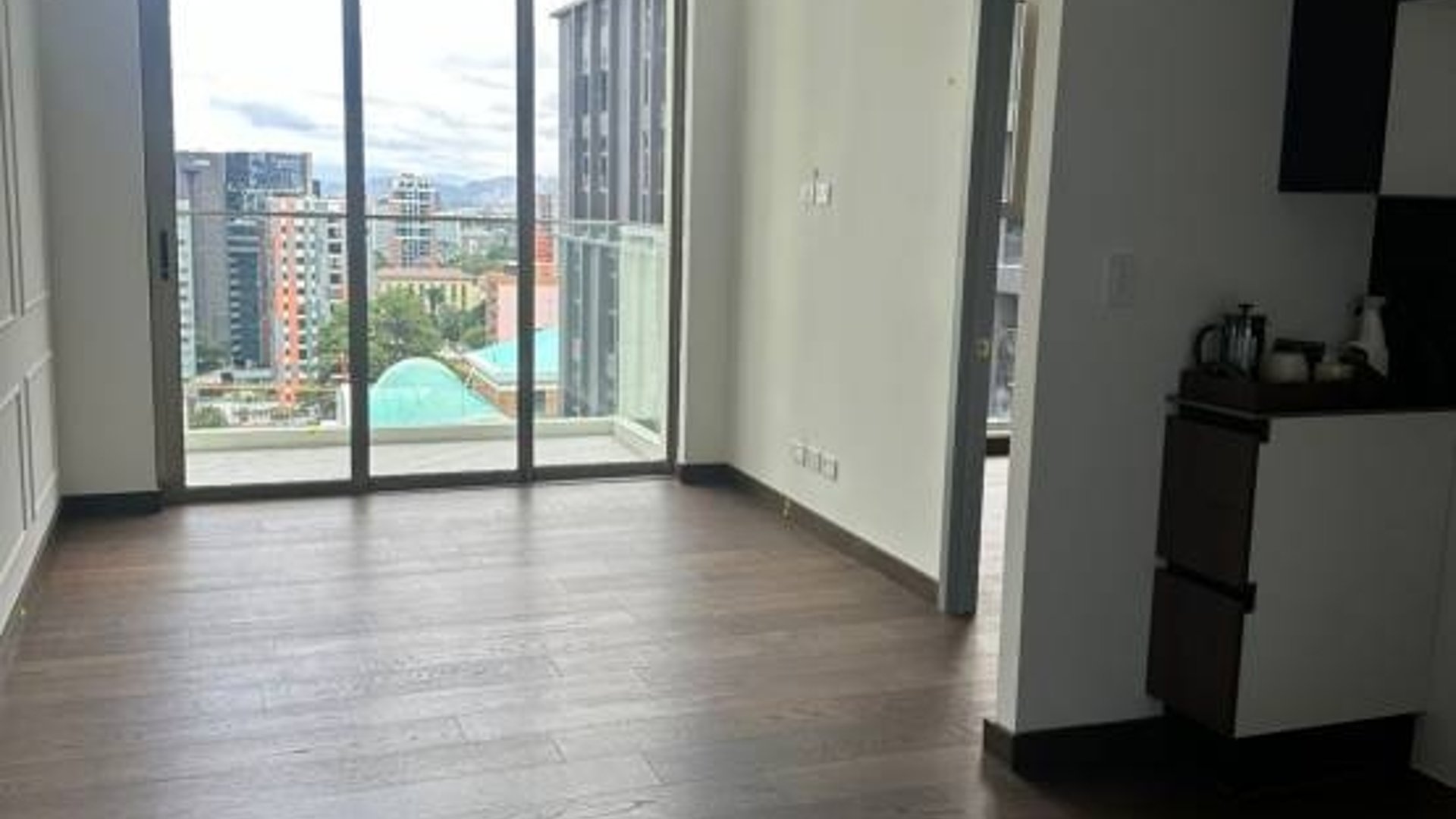 Apartamento en Renta, Zona 10 (R10336)