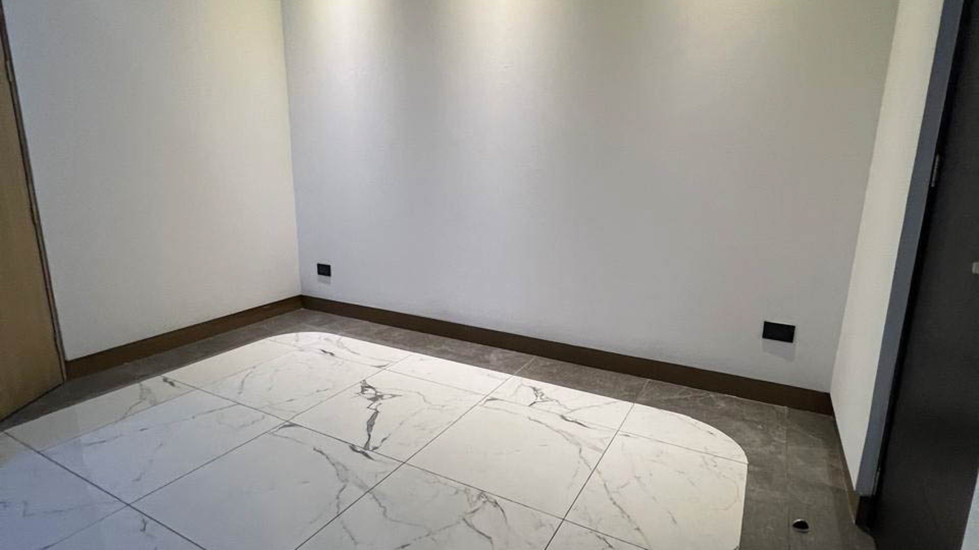 MUNDO INMOBILIARIO RENTA CLINICA EN ZONA 10 - Miniatura 7