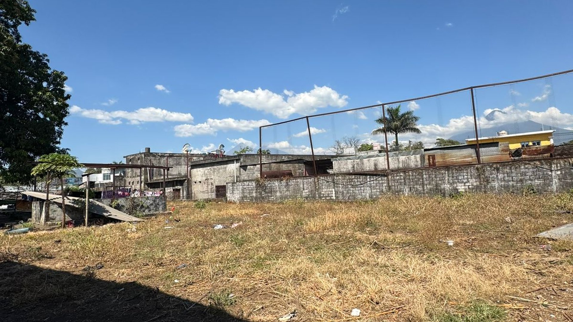 ????TERRENO COMERCIAL EN RENTA – 1,406 M² + GALERAS | ESCUINTLA - Miniatura 7