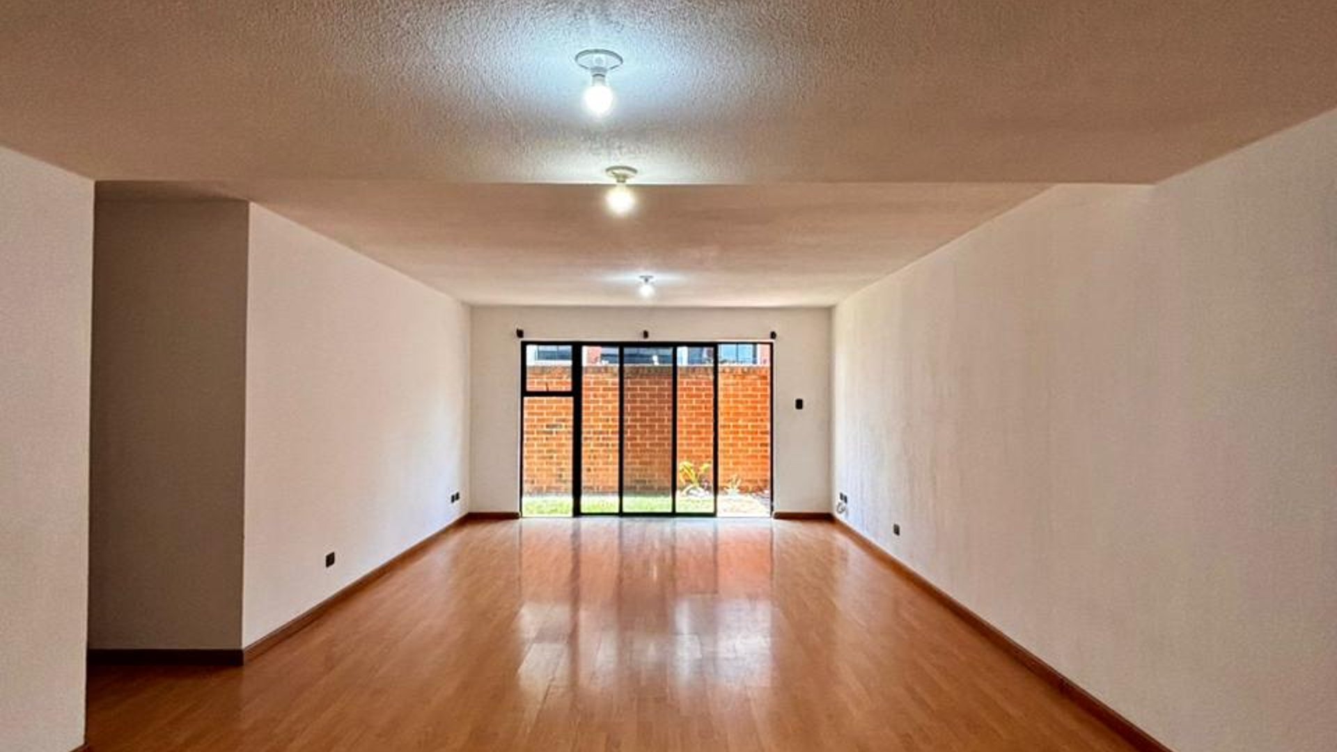 Apartamento en Renta zona 11 /  Balcones de las Charcas - Miniatura 3