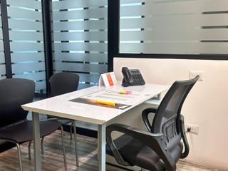 Oficina privada amueblada ideal para 1 persona en zona 10 Ref-5866 - 3