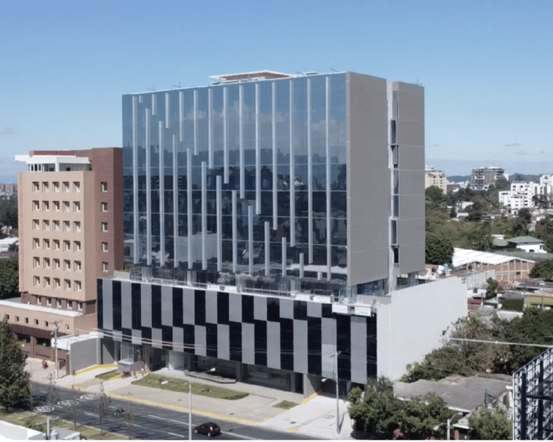 Edificio en Renta- Venta a estrenar zona 10