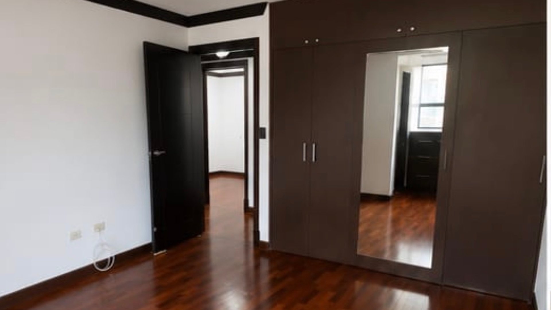 Amplio Apartamento en renta zona 14, La Villa. - Miniatura 5