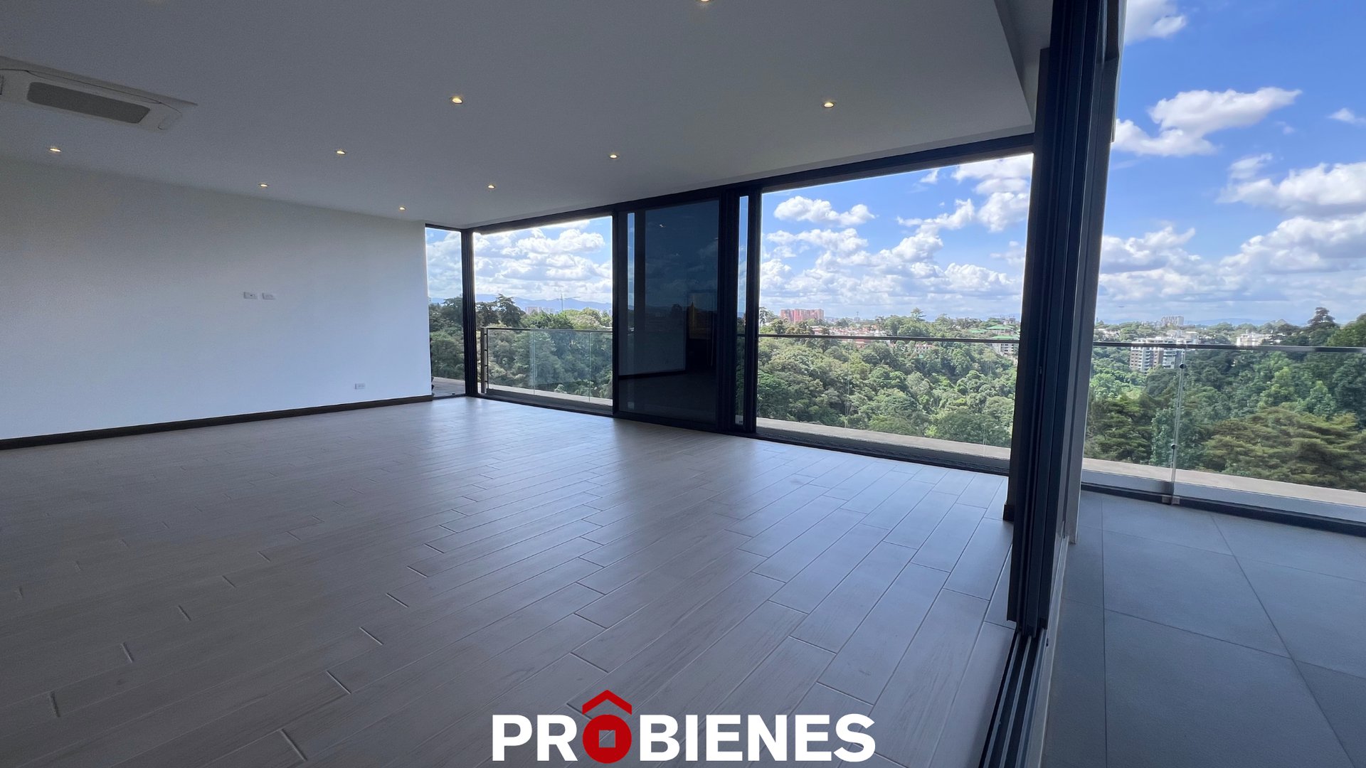 Penthouse de 3 habitaciones en SPAZIO zona 15 - Miniatura 13