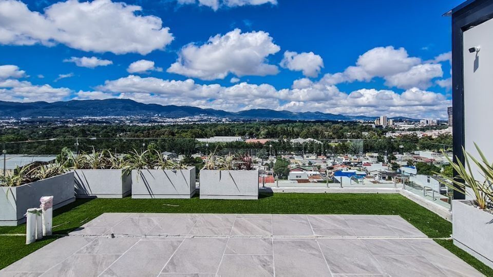 Apartamento en Venta en Villas Mariscal zona 11 - Miniatura 2
