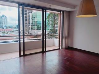 Apartamento en Renta en Zona 10, Jardines del Acueducto  | 2 Hab y dormitorio de servicio. - 2