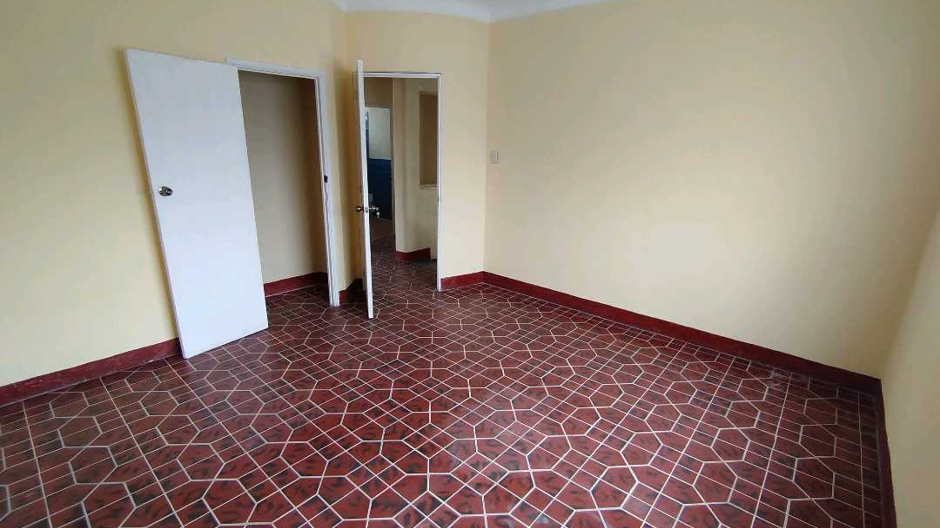 Casa de 4 habitaciones en alquiler, zona 1 - Miniatura 12