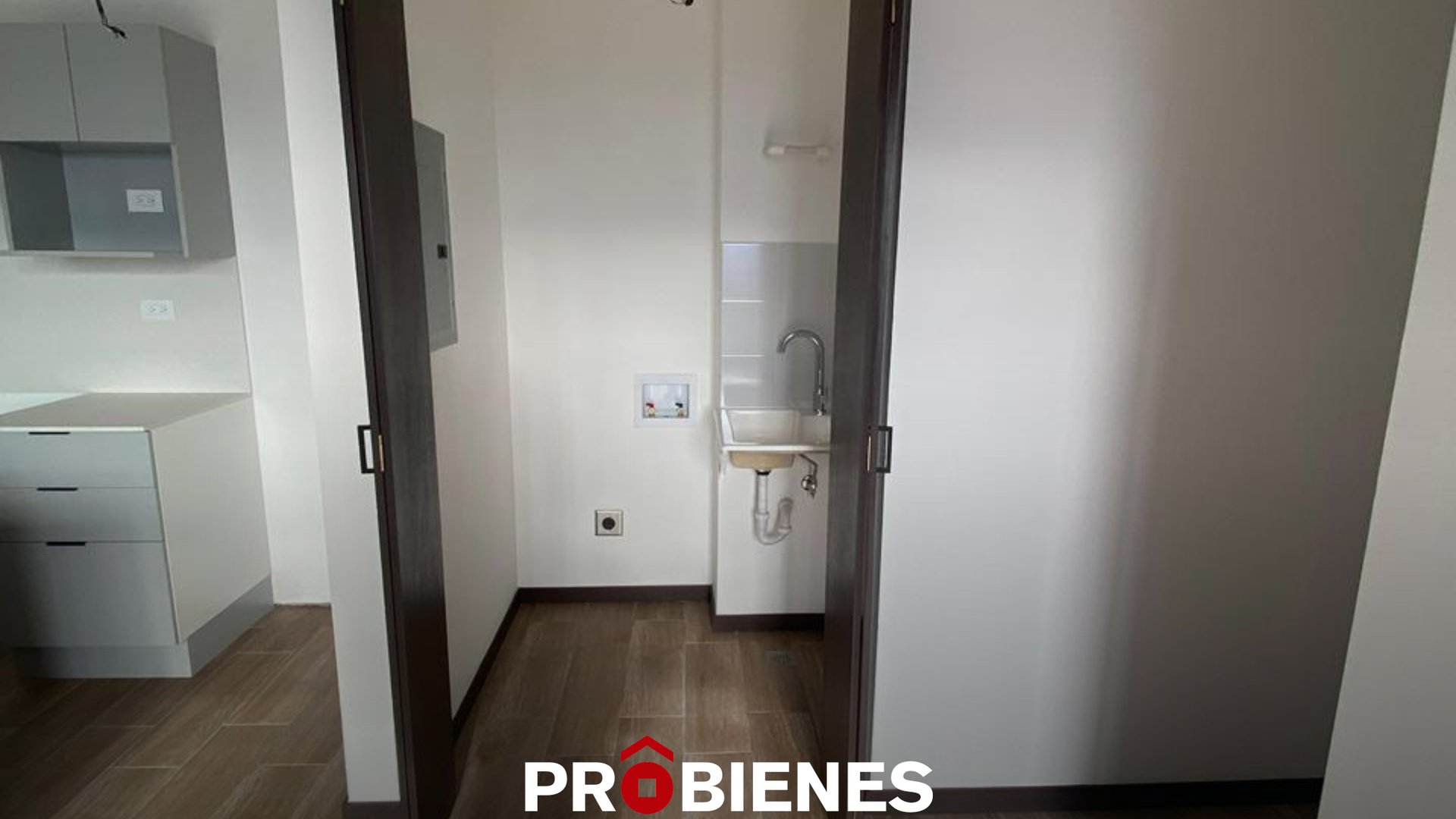 Apartamento en renta | Altaire zona 11 - Miniatura 2