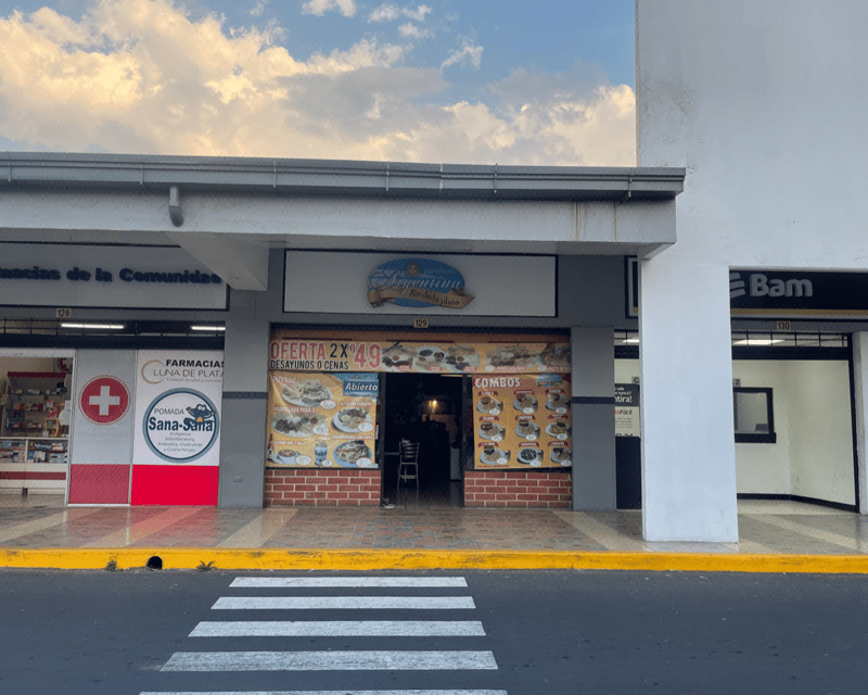 Local en Venta para Inversión / Plaza Atanasio, zona 12