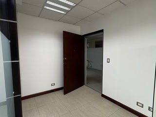 Oficina en Alquiler Edificio Marbella Zona 10 - Image 8