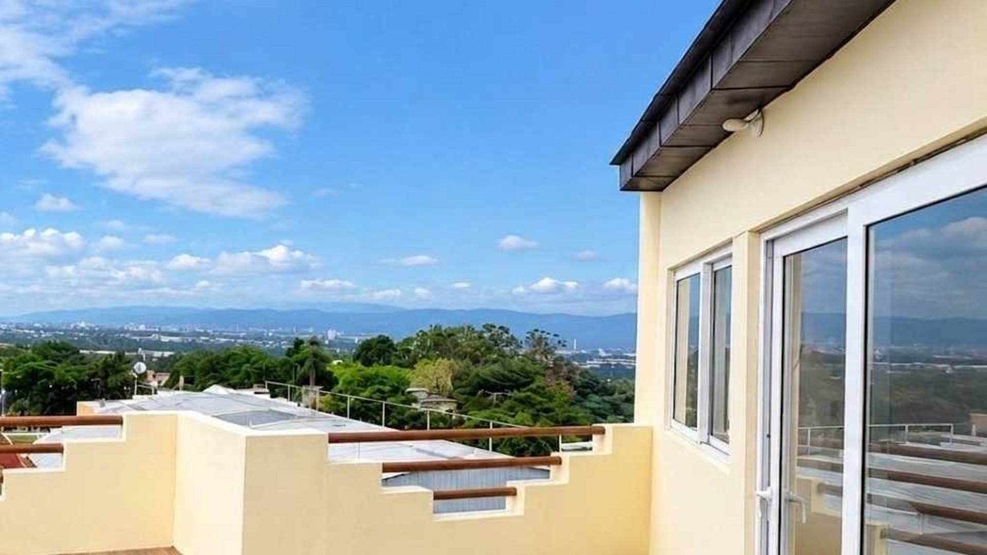 CASA EN VENTA 📍 Balcones de San Cristóbal, Zona 8 de Mixco