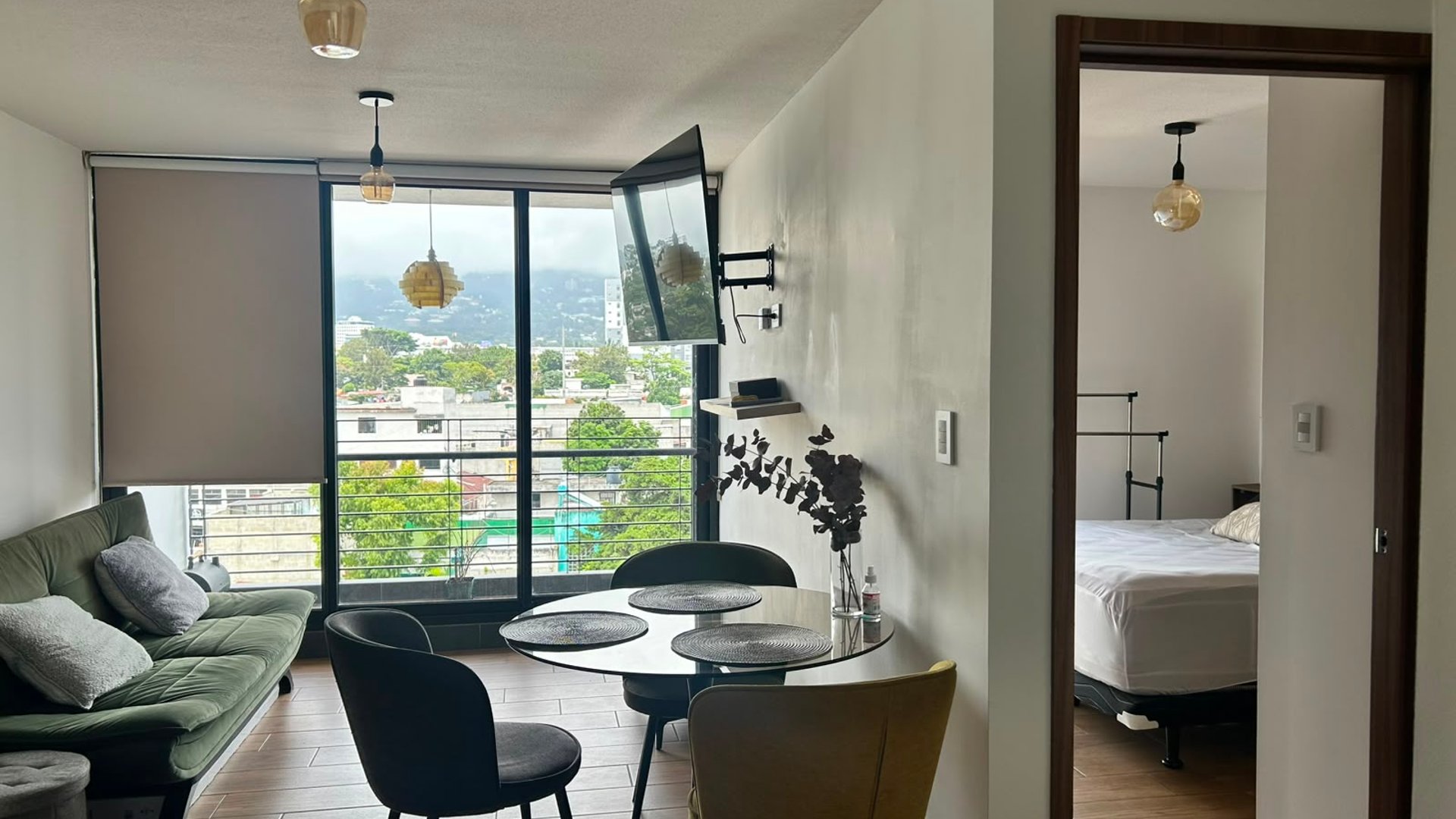 Apartamento Amueblado en Renta Zona 14, Edificio B14 - Image 1