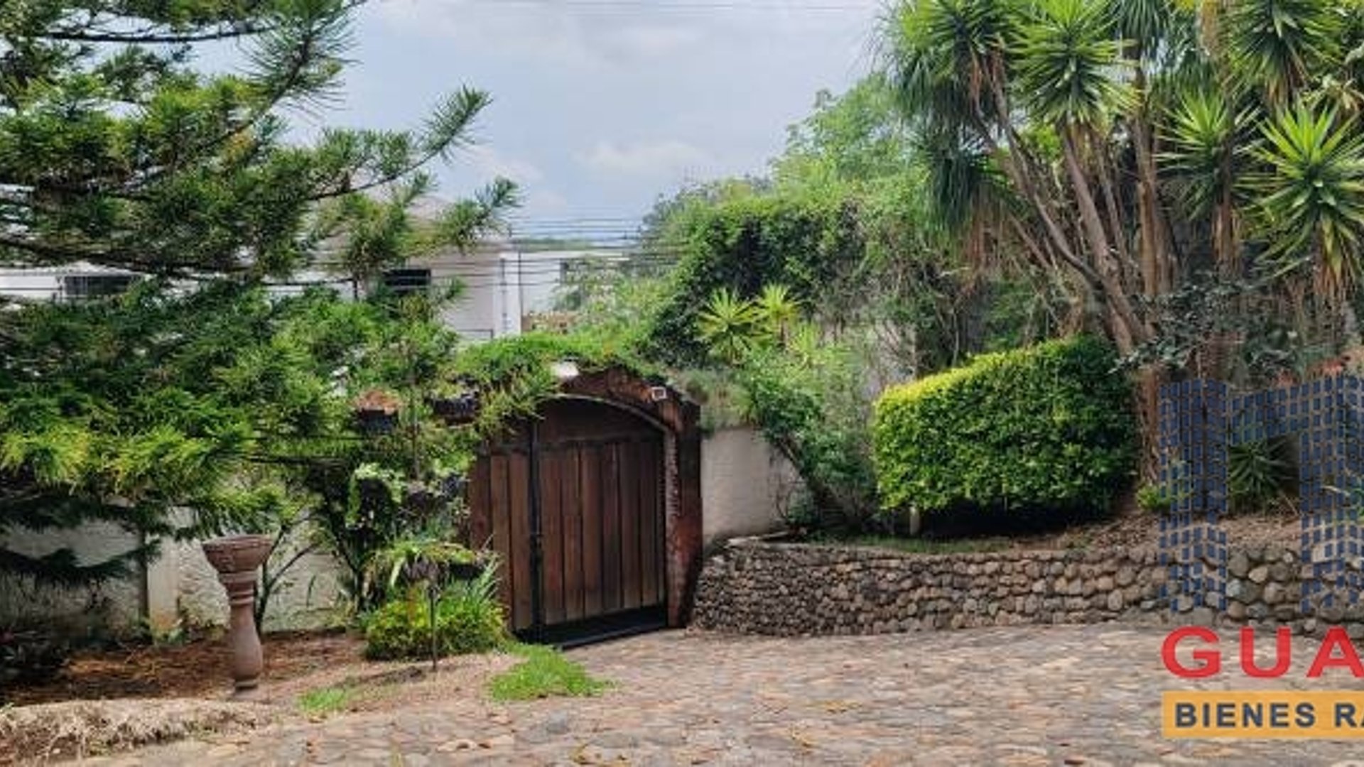 Casa en Venta, Zona 16 (V10074) - Miniatura 2