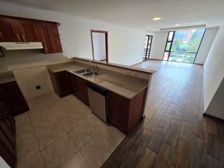 Renta de apartamento con balcón - 2 habitaciones en zona 10 Ref-5910 - 2