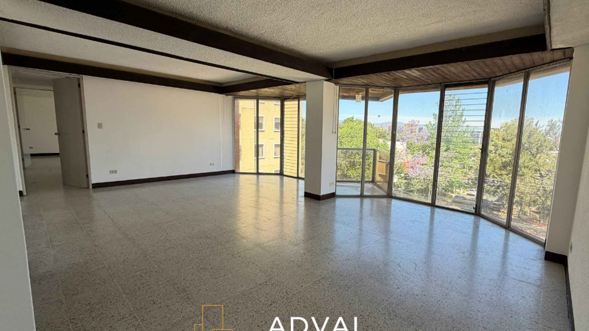 Apartamento en renta Zona 15 VH2 - Image 1