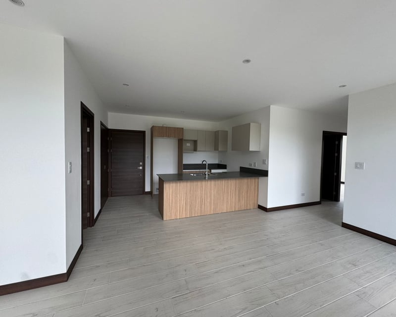 Apartamento en renta en zona 15 con 3 habitaciones y piscina Ref-5337